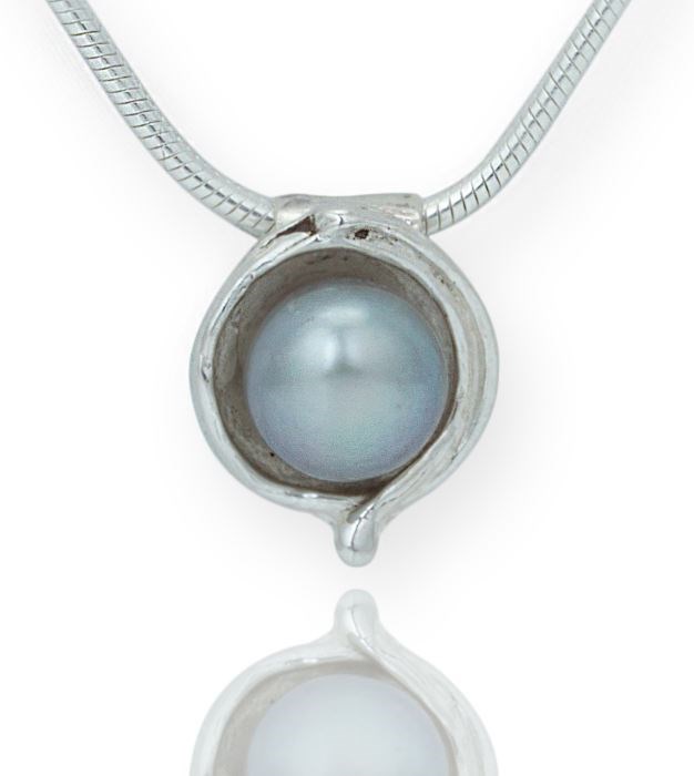 Silver Grey Pearl Pendant | Image 1